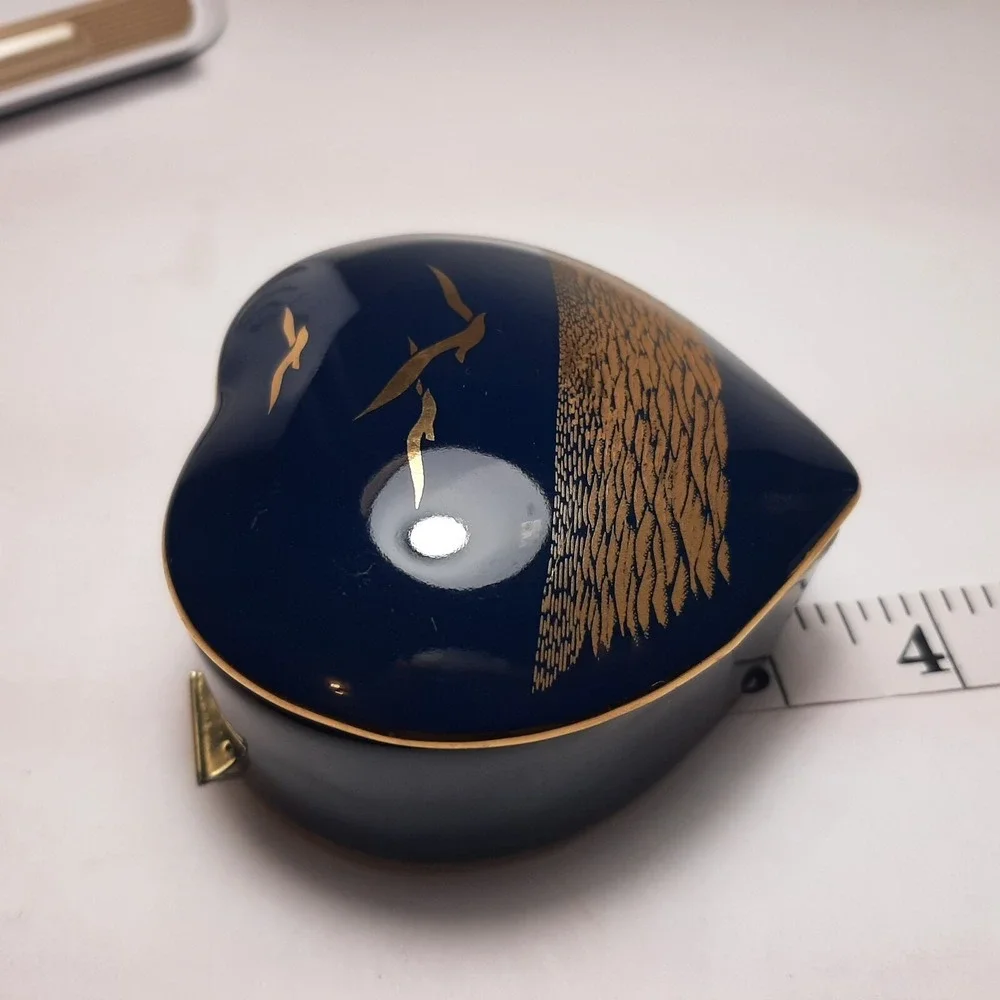 Ocean Seagulls Navy Blue and Gold Otagiri Japan Heart Shaped Trinket Box 3